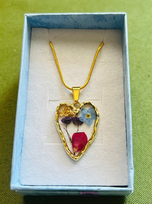 Elegant Dried Flower Hearts